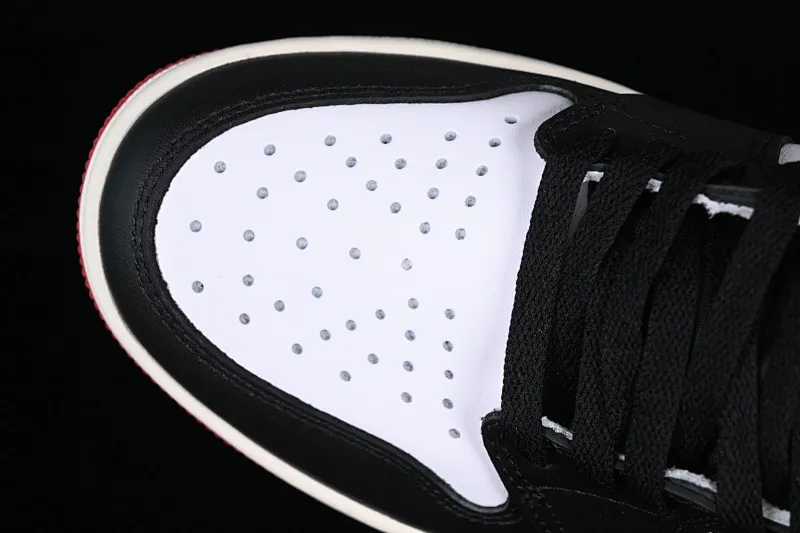 All Categories Air Jordan Jordan Series Basketball Shoes Air Jordan 1 High Air Jordan 1 Retro High OG Black and White Red Toe Six Crown Poker Basketball Shoes 555088-112